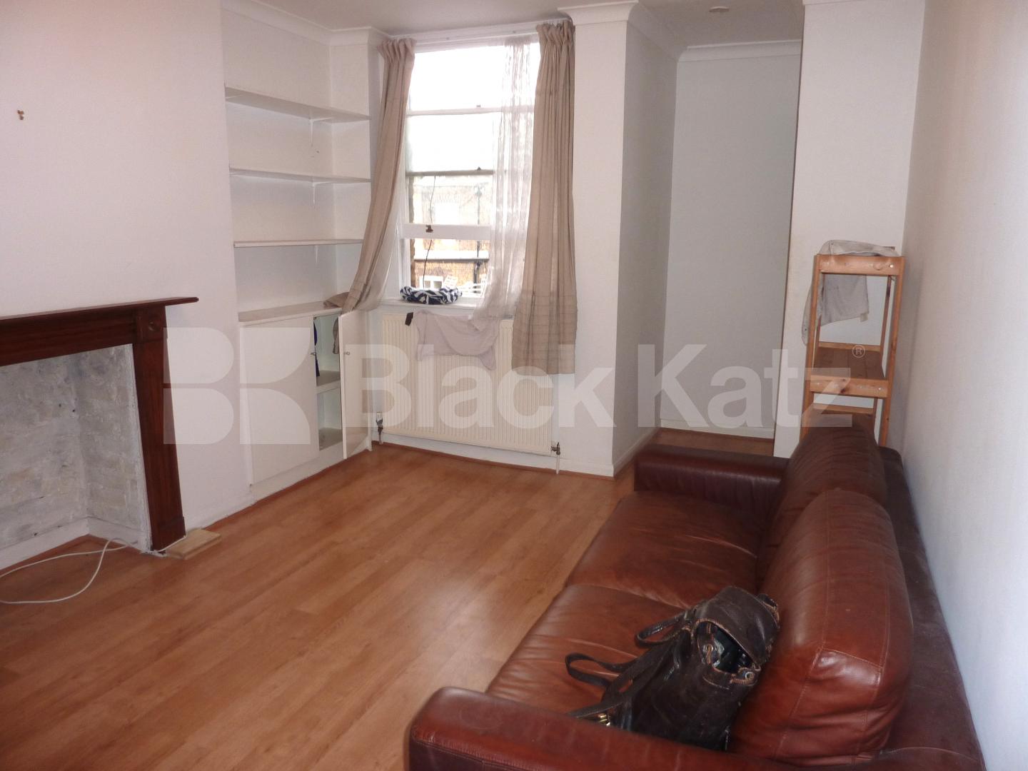			2 MINUTES TO HYDE PARK, 2 Bedroom, 1 bath, 1 reception Flat			 Queensway, BAYSWATER